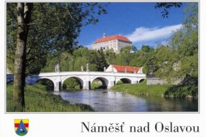 01-pohlednice-namest-nad-oslavou-zamek-a-most 01-pohlednice-namest-nad-oslavou-zamek-a-most